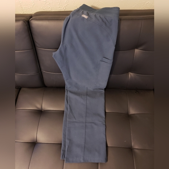 FIGS Women's Medium Petite MP Scrubs Pants color Dark Blue PO#1430 - Picture 5 of 5